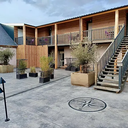 Hotel Logis Restaurant Volcan Sancy 3*