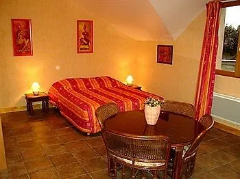 Logis Volcan Sancy Отель Nebouzat